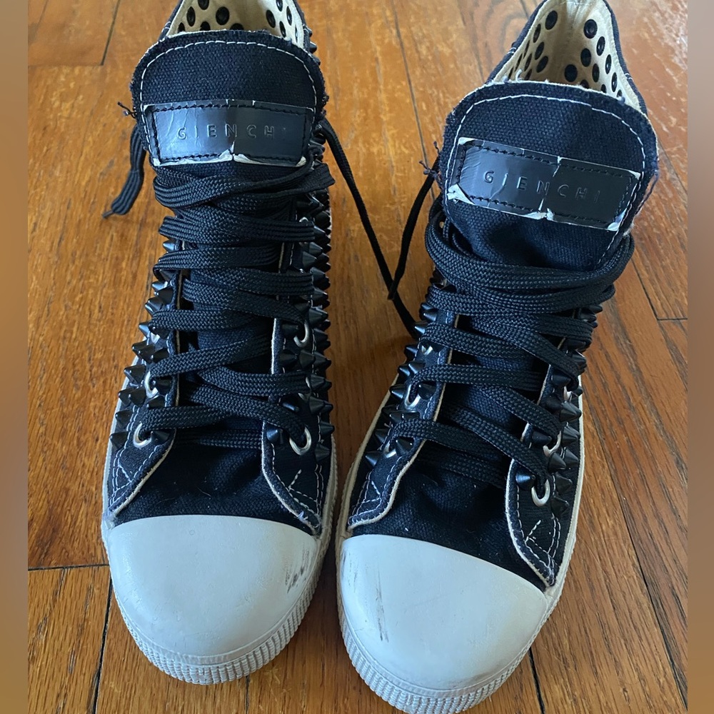 Gienchi studded black cloth high top